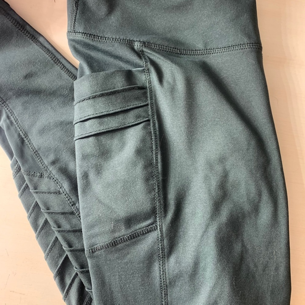 Leggings with pockets